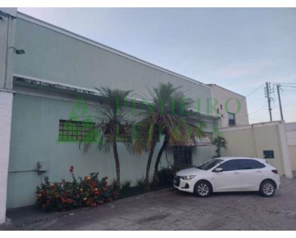 Foto de PRÉDIO COMERCIAL NA AVENIDA WASHINGTON LUIZ EM ESPÍRITO SANTO DO PINHAL/SP 