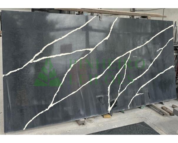Foto de UM BLOCO DE QUARTZO DE 5,18 m²